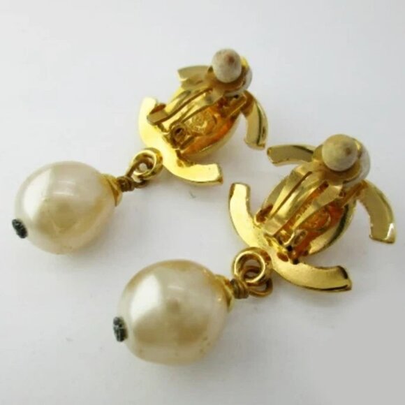 CHANEL CC Logos Turnlock Pearl Dangle Clip-On Earrings Gold Tone 96A Auth #8175 - Picture 3 of 8